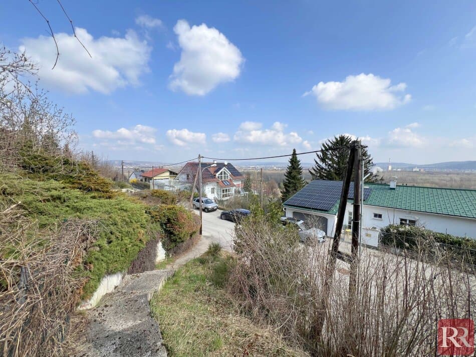 Sonniges Baugrundstück mit traumhaften Fernblick