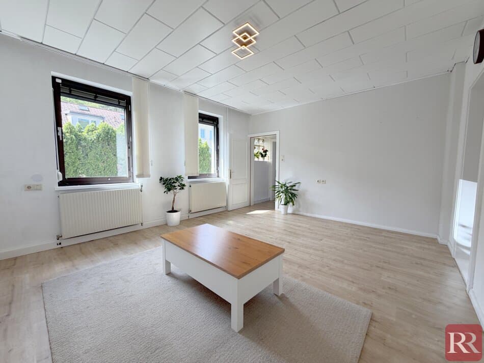 Einfamilienhaus mit traumhaften Garten, Pool & Sauna