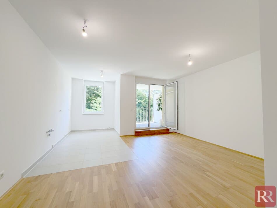 Neubauwohnung mit Loggia in sehr gutem Zustand