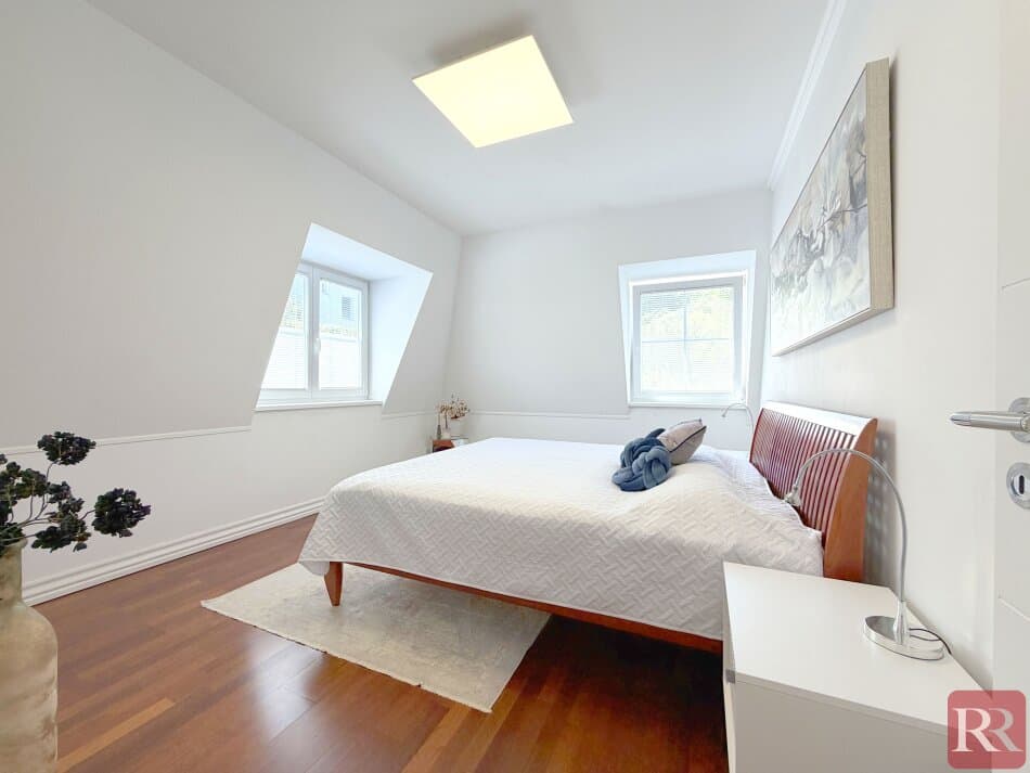 Großzügiges Einfamilienhaus auf 960m² Pachtgrund - Badeteich, Sonnenterrasse und Doppelgarage