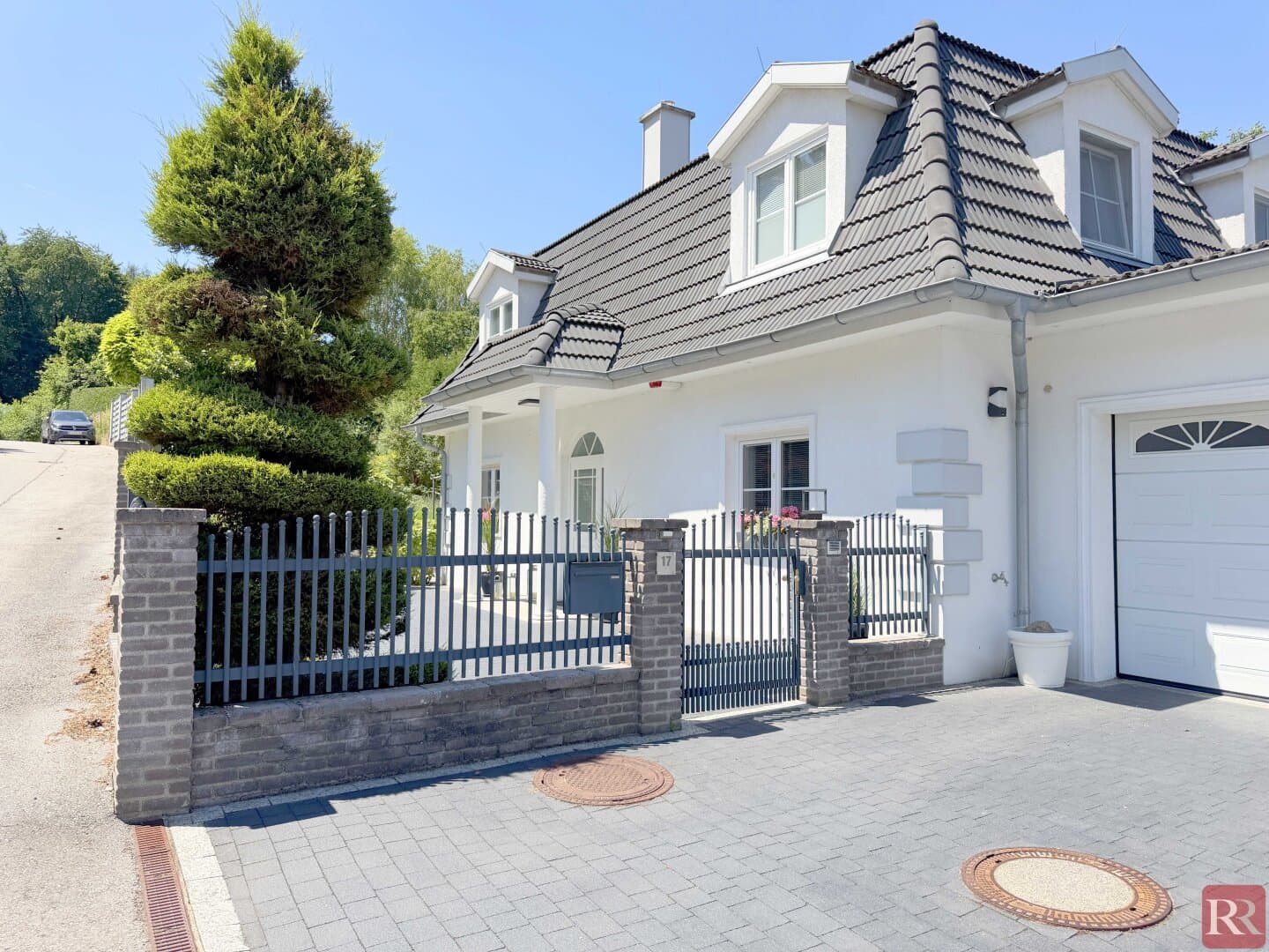 Großzügiges Einfamilienhaus auf 960m² Pachtgrund - Badeteich, Sonnenterrasse und Doppelgarage